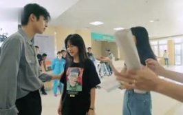 吃瓜娱乐蓝,网络时代下的八卦文化现象